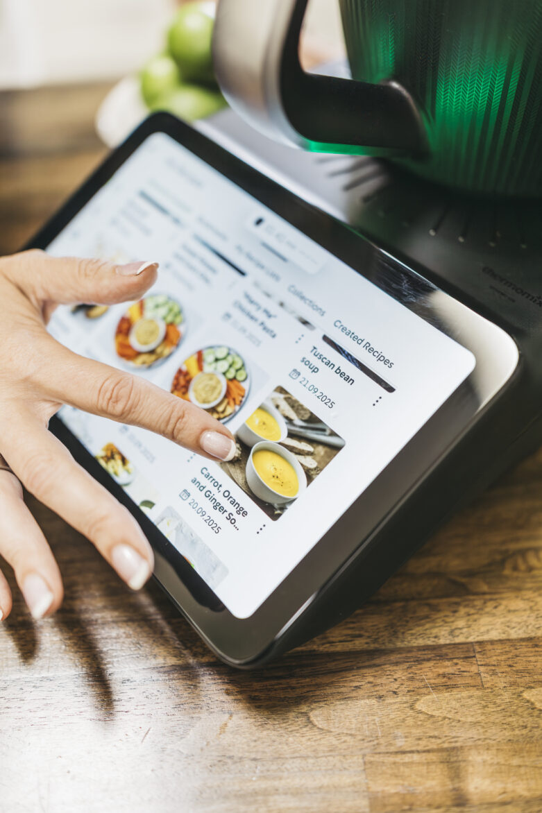 Browsing Cookidoo recipes on the Thermomix screen